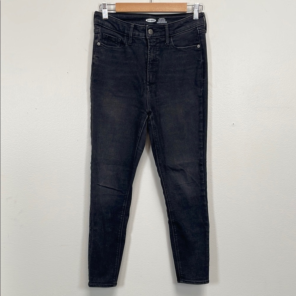 Black rockstar, super skinny extra high-rise Old Navy Jeans